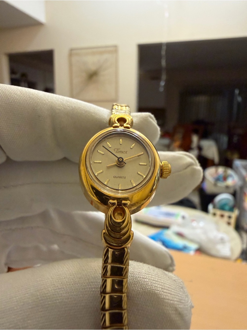 Vintage Timex Ladies Watch Gold Tone Oval Cocktail Dress Quartz Expansion Band - Picture 3 of 12